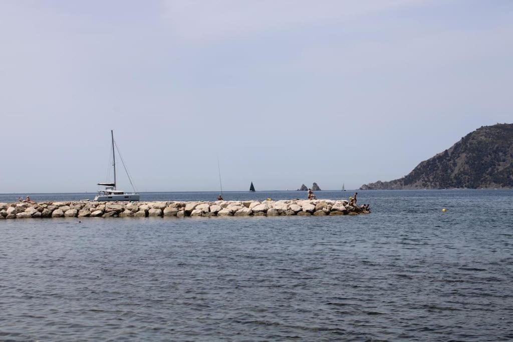 Studio L'Echappee Mandreenne Le Calme Entre Mer Et Foret Сен-Мандрие-сюр-Мер Экстерьер фото